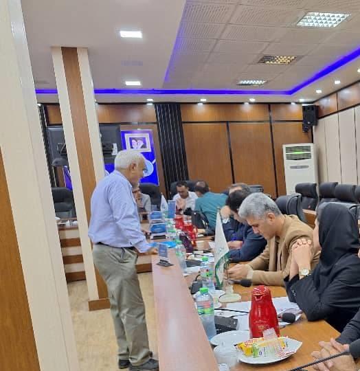 برپایی میز خدمت مدیریت صندوق بازنشستگی کشوری استان بوشهربا بازنشستگان به مناسبت گرامی داشت هفته دولت